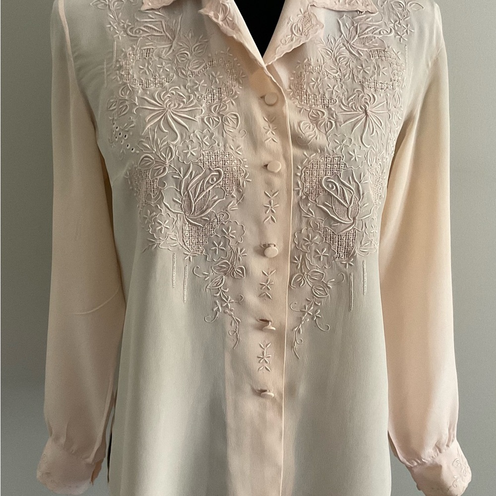 Vintage Peachy Cream Peony 100% Silk Long Sleeved Blouse